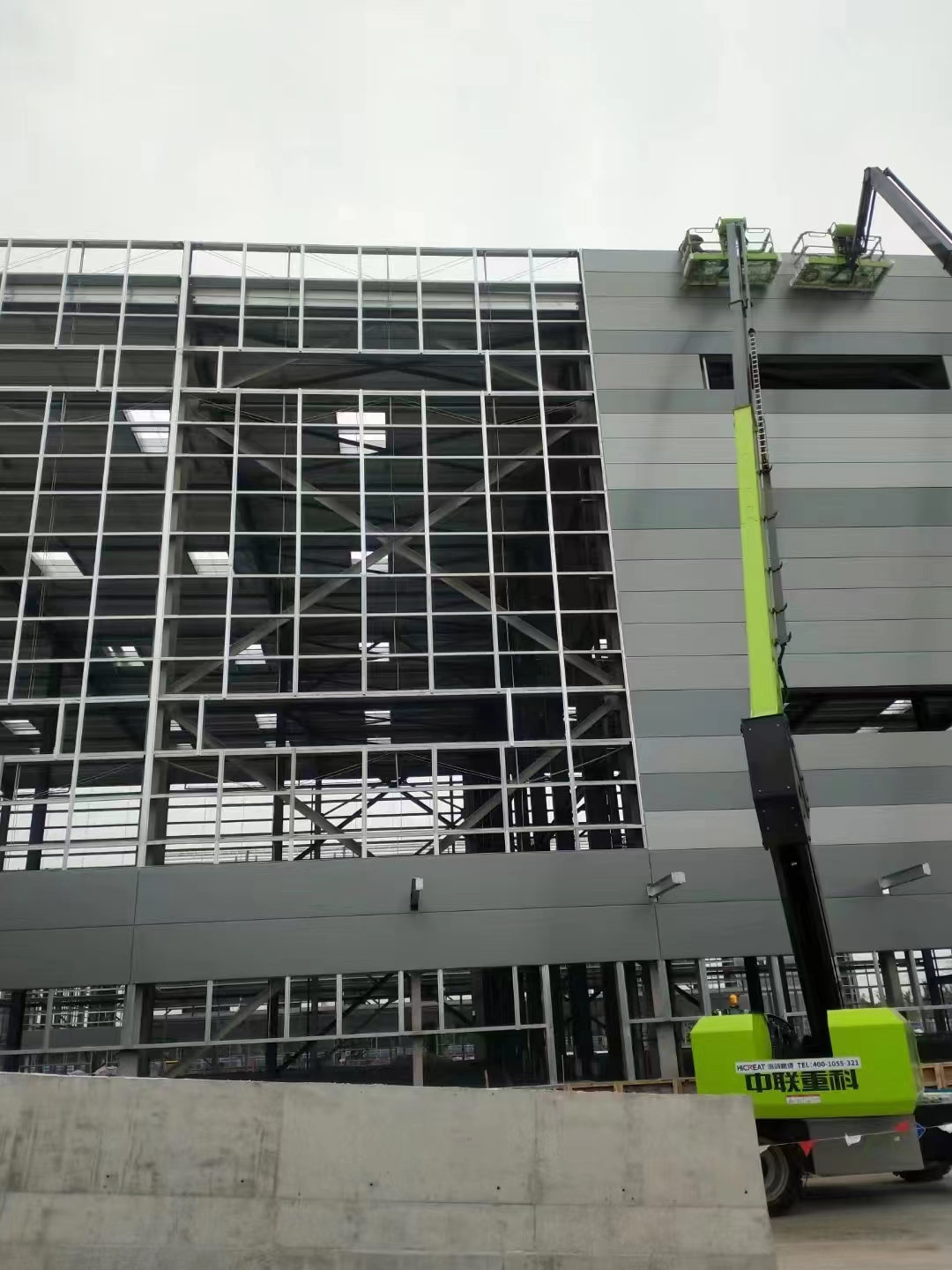 鋼結構工程中鋼結構桁架的應用特征有哪些13585605056  周先生 