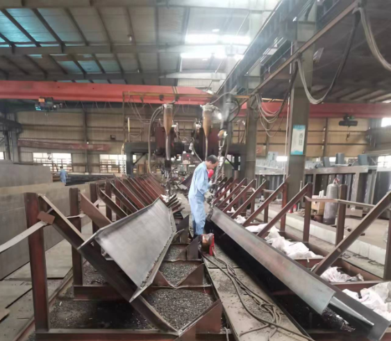 上海招聘鋼結構安裝13585605056周先生